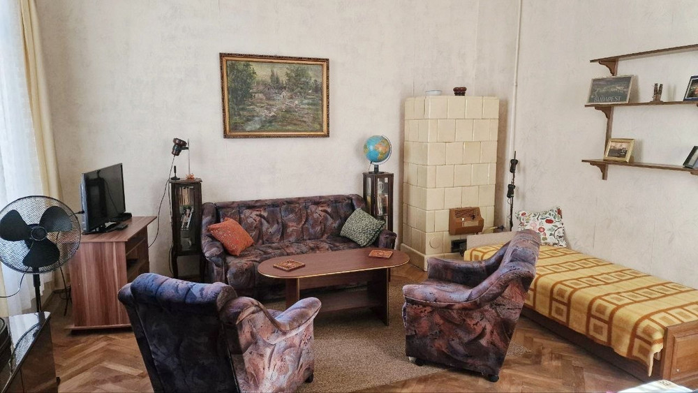 Spacious, cozy flat with authentic charm preview