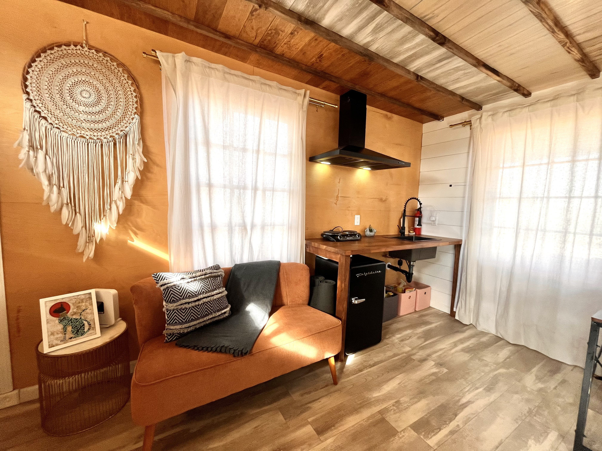 Kitchenette with cozy seating area