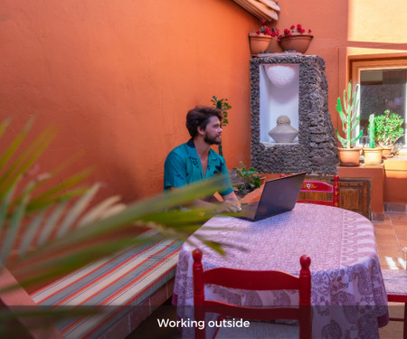 Tenerife coliving in historical house - Aloe room