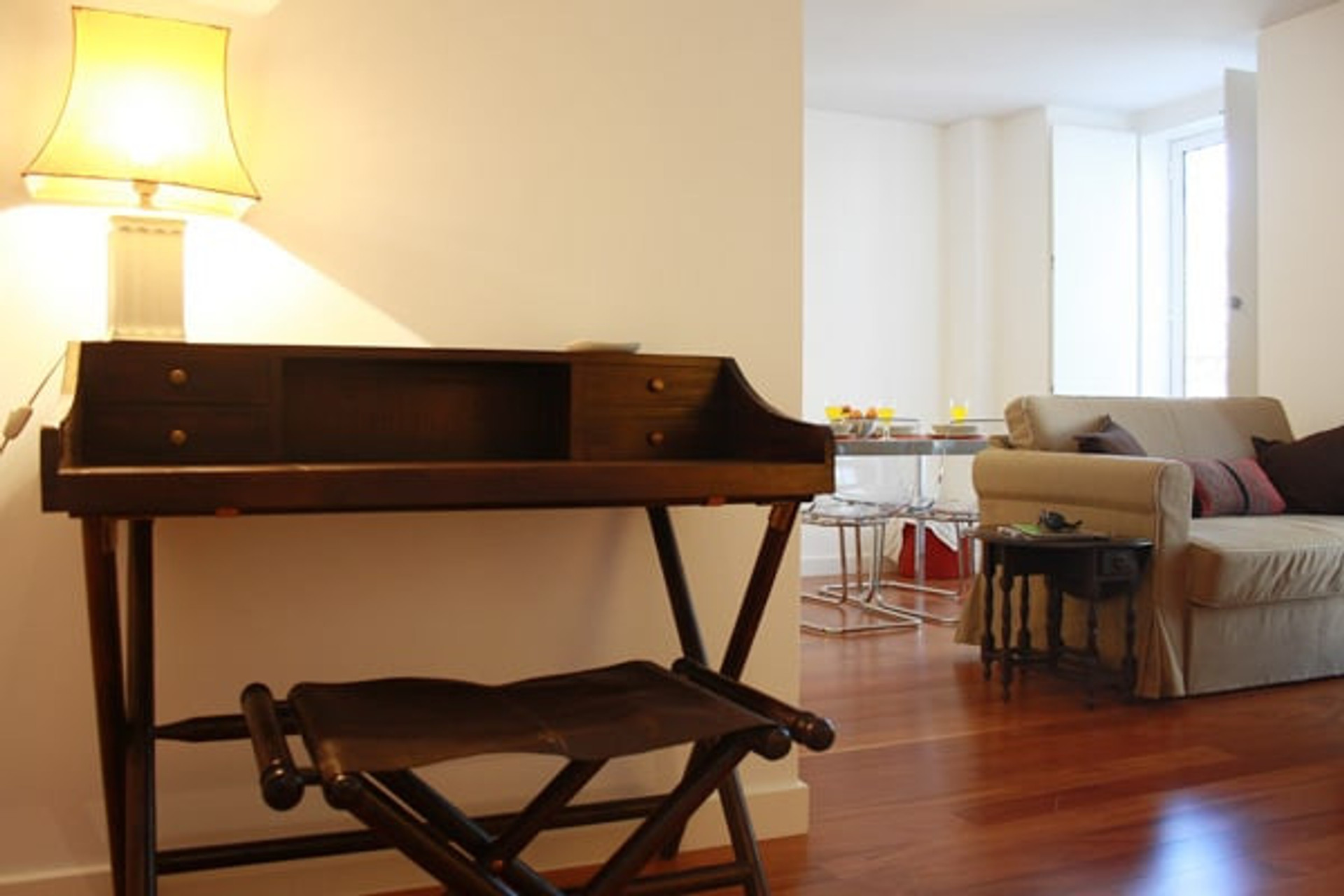 Living room image 3
