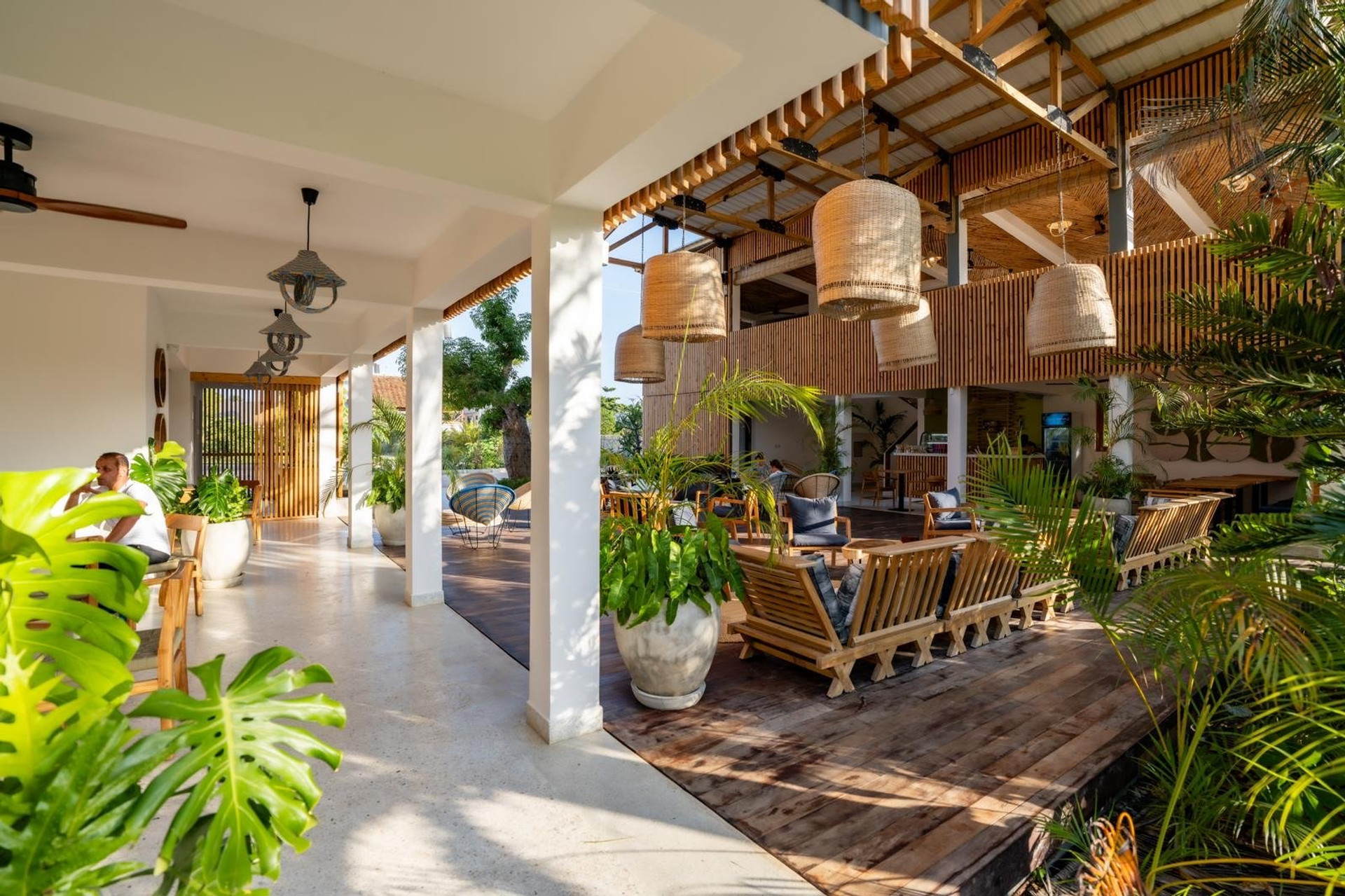 Covered terrace and shared lounge