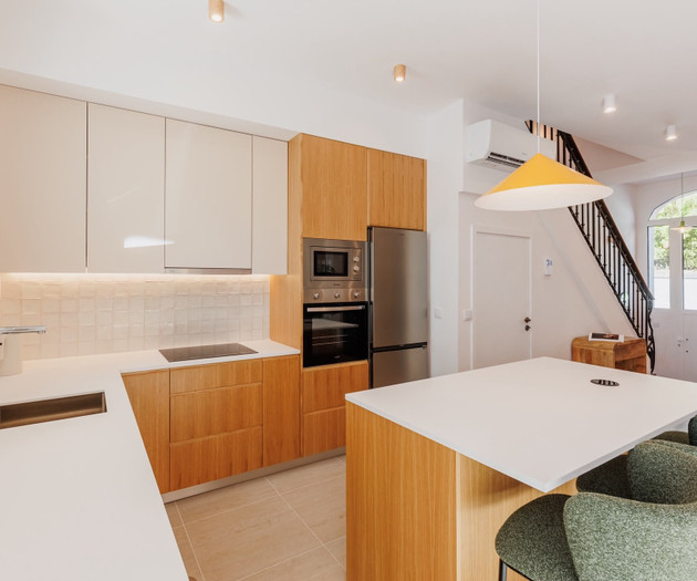 Golden Hour | Luxury T4 for Families & Groups