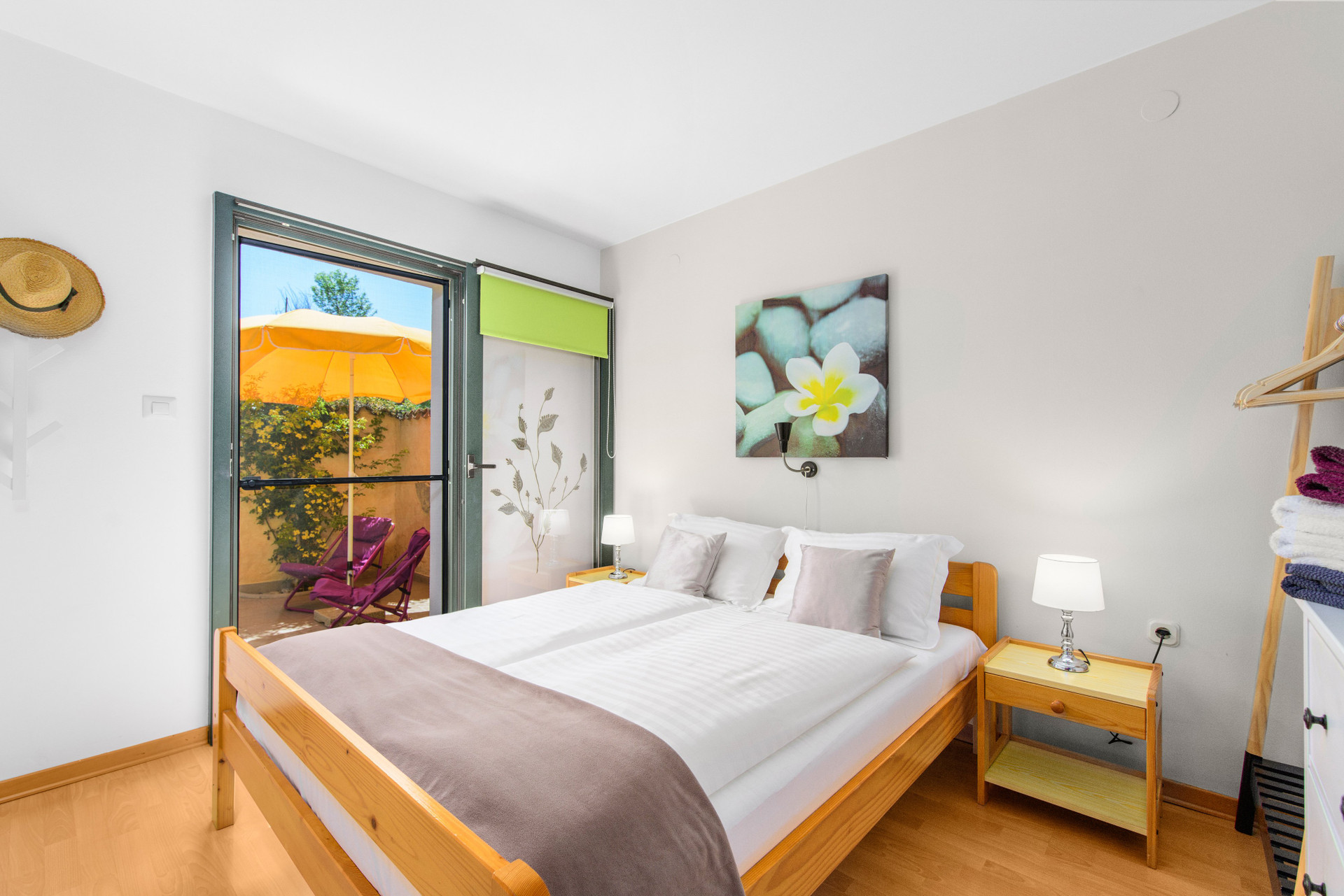 Double bedroom with terrace access