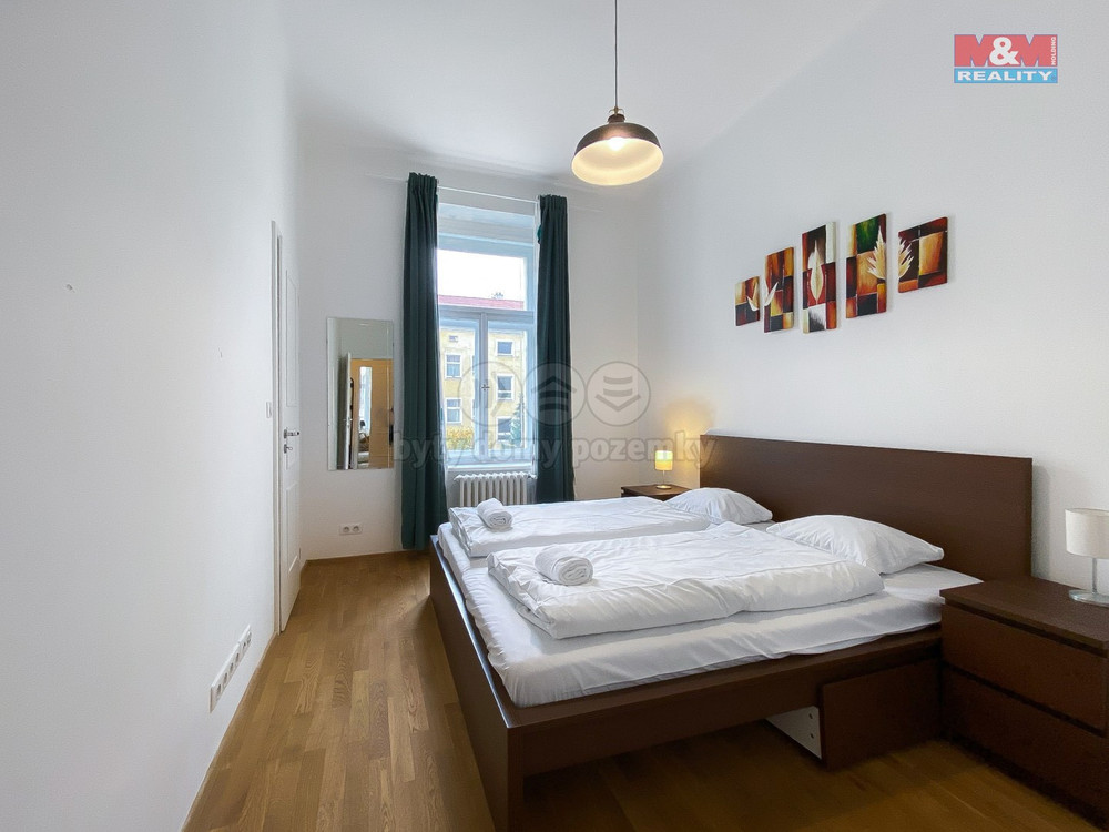 Sunny flat in the centre of Prague preview