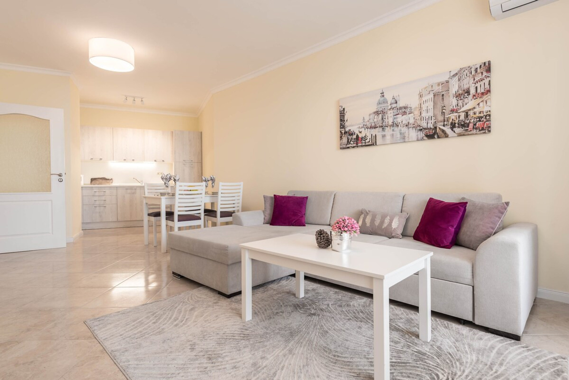 Living room image 1