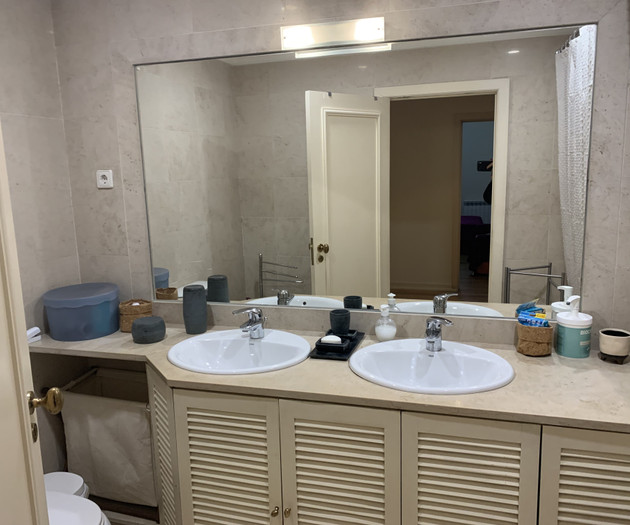 Bright 2-Bed Flat with Balconies to Camões square