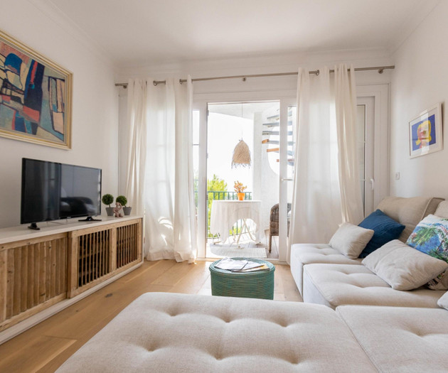 Sea, apartment with sea views, in first line of th