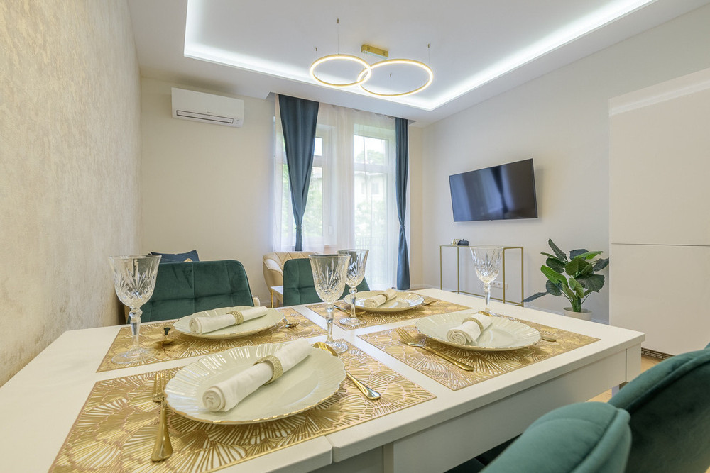 Aurora - Luxury Apartment with Balcony preview