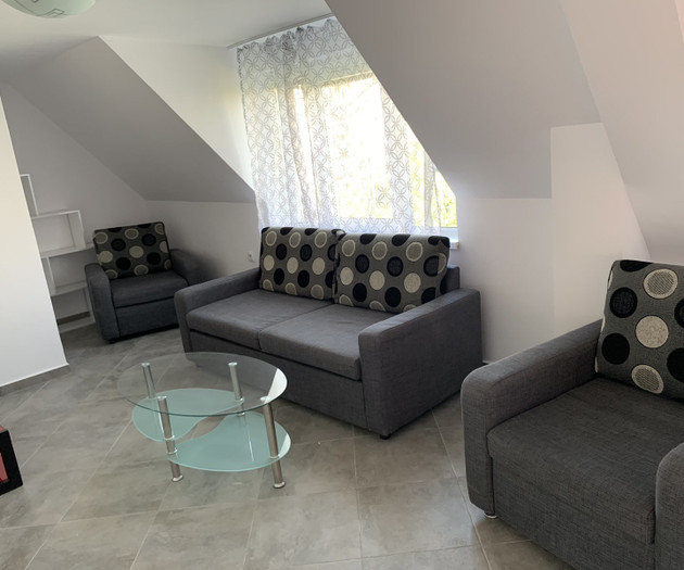 Stylish 1BR near Centre