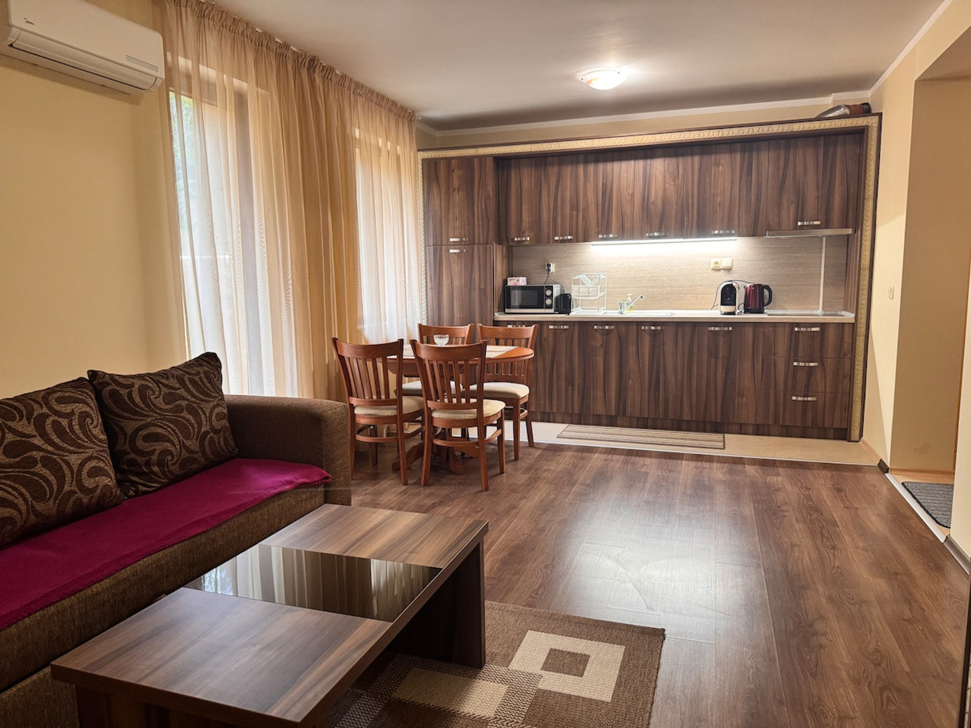 Living room image 1
