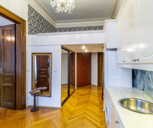 Art noveau flat in the heart of Prague