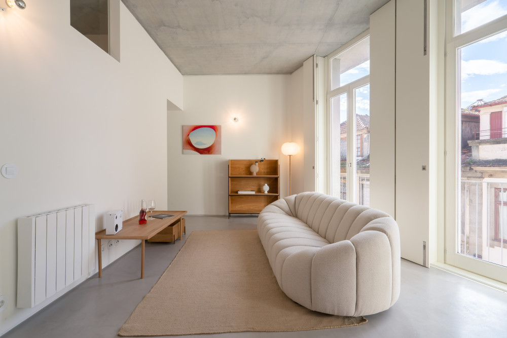 Luxurious Elegant Flat w/ Balcony preview