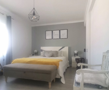 Renovated apartment (5min from train to Lisboa)