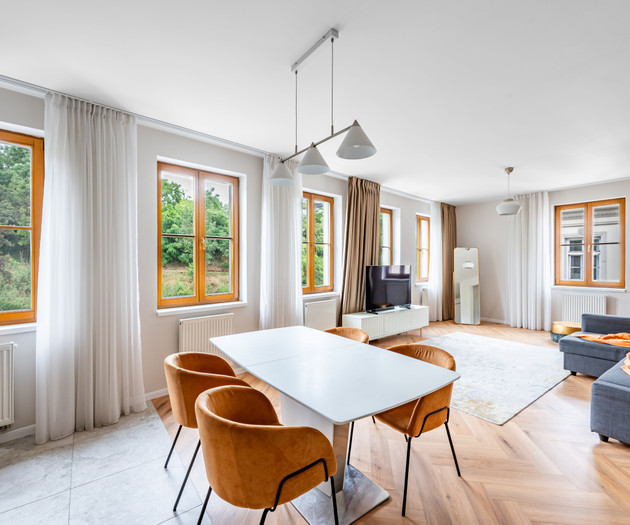 Two-bedrooms apartment with air-condition, balcony
