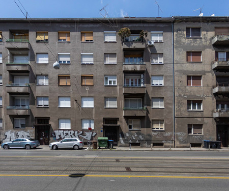 Sunny 2BDR Apartment with a Balcony