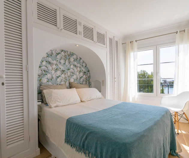 Sea, apartment with sea views, in first line of th