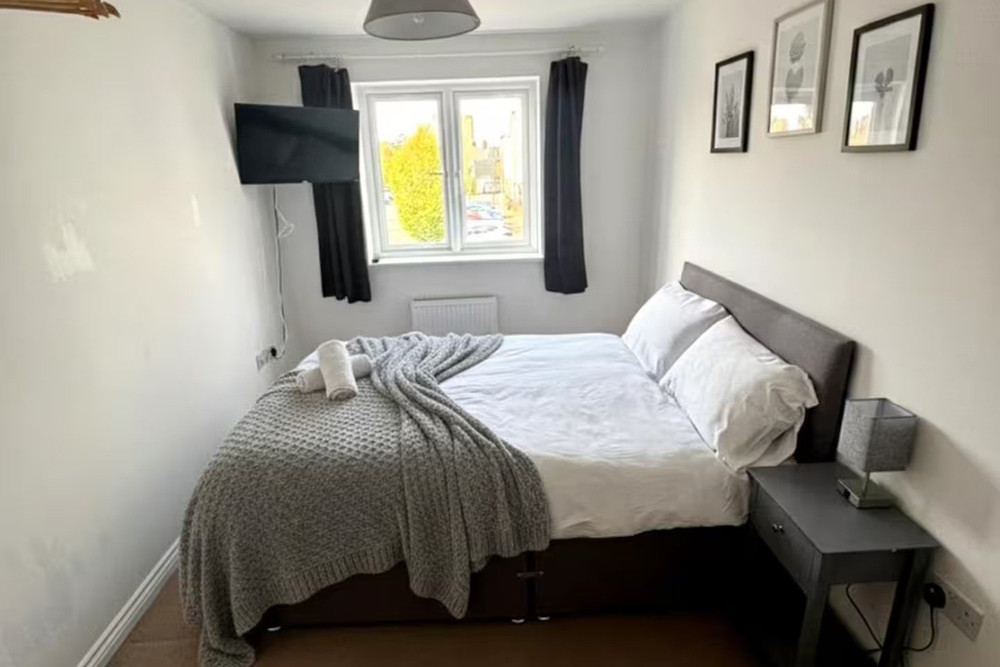 Colchester Retreat: 4BR 2BATH Ample Street Parking preview