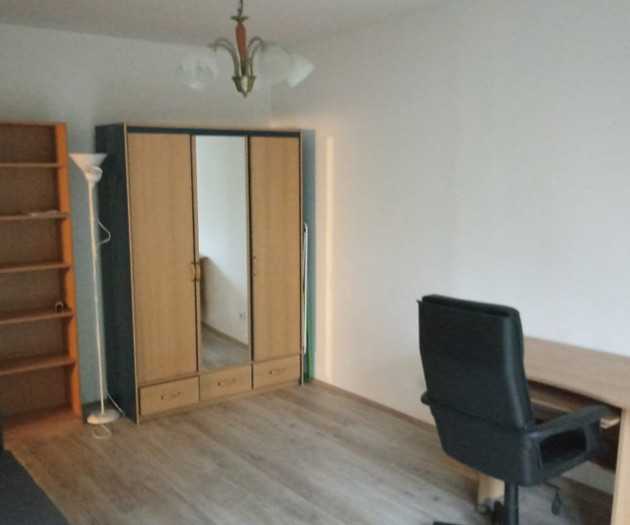 2-bed flat 3-min  from PTE Med School, move-in now