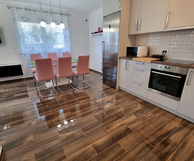 FOR RENT: MODERN TWO-BEDROOM APARTMENT