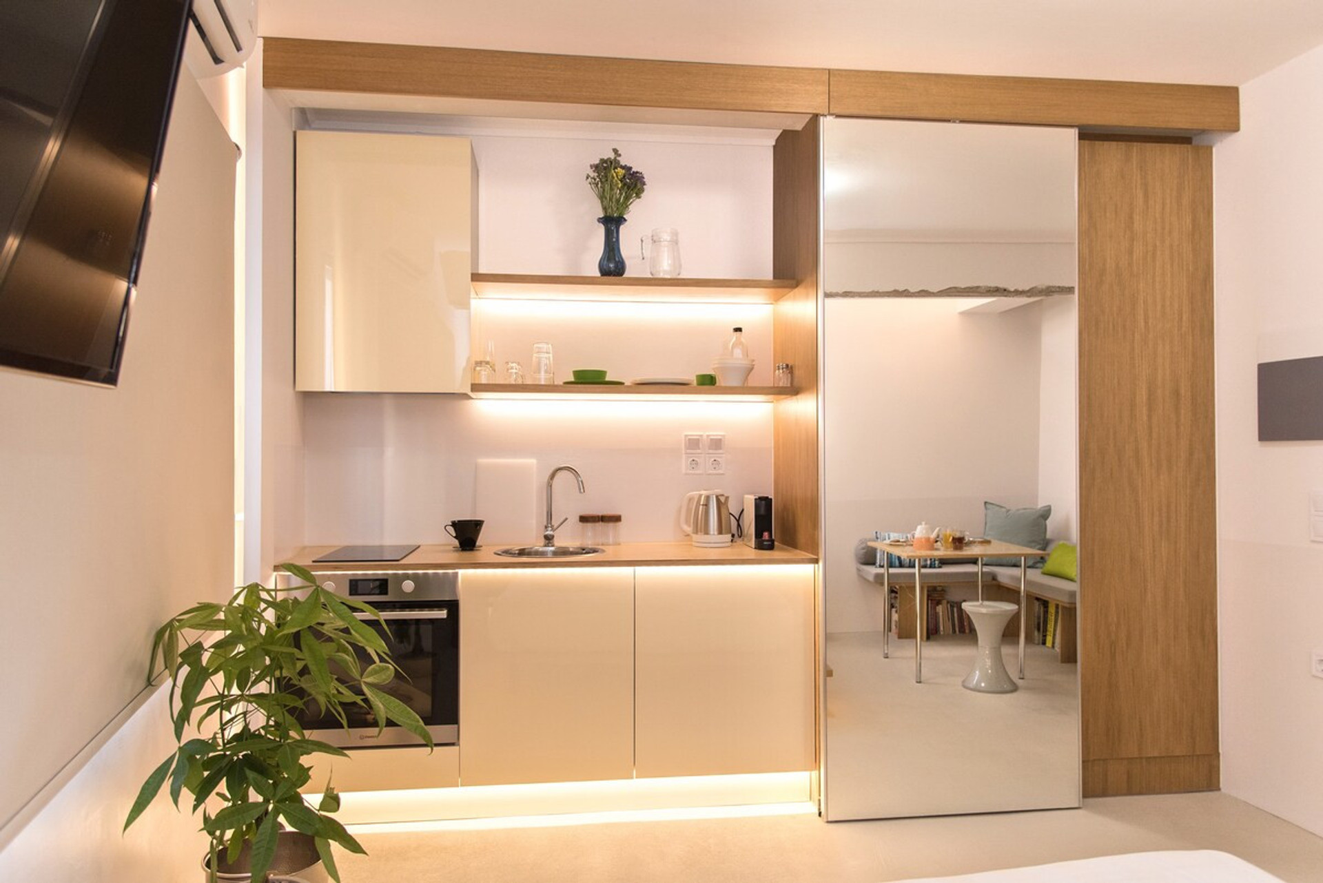 Full kitchen image 2