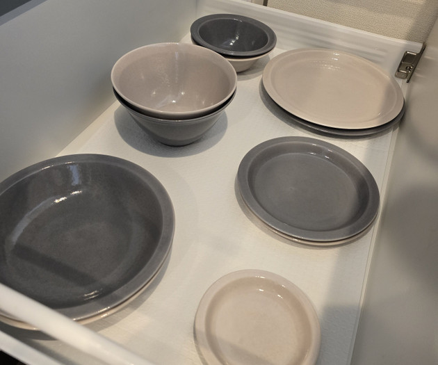 Plates and bowls storage