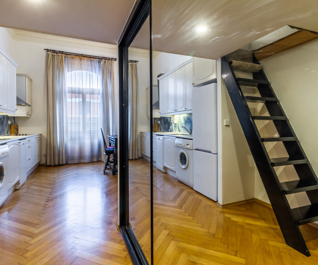 Art noveau flat in the heart of Prague