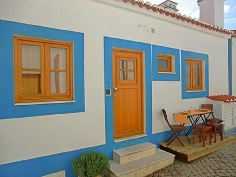 Cute little house in the old town Aljezur preview