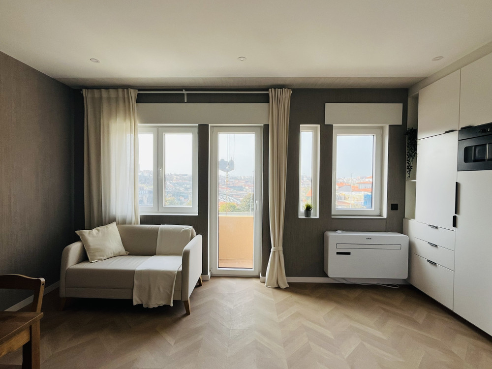 Flat Eiffel T1 preview