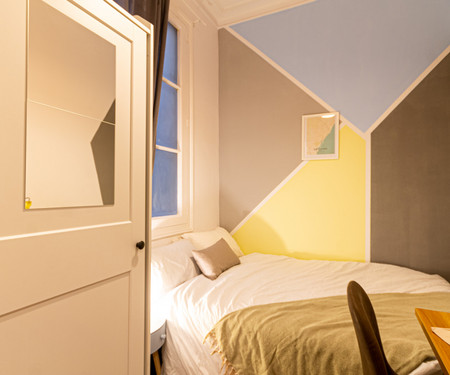 Room in flat to share Barcelona R0383