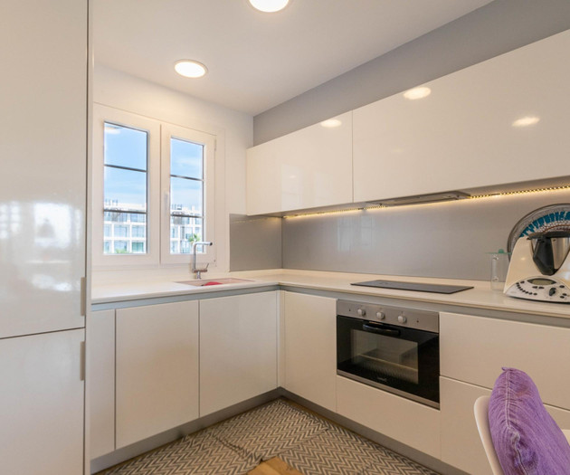 Sea, apartment with sea views, in first line of th