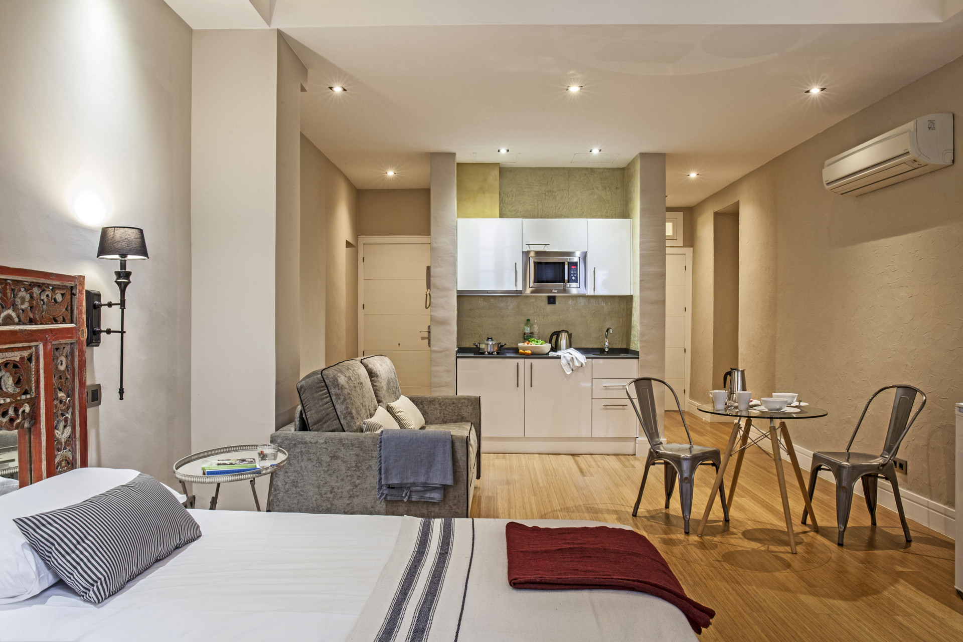 Studio with kitchenette and dining area