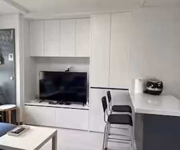 Ansan Two-Bedroom Apartment with Balcony & Washer