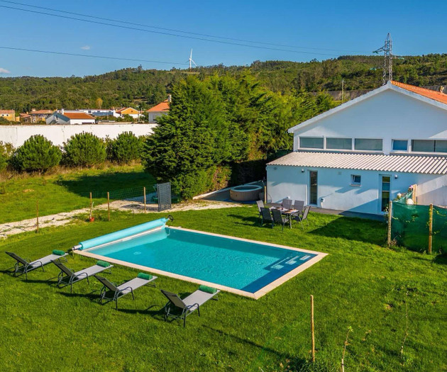 Perfect house private pool and garden in nazaré