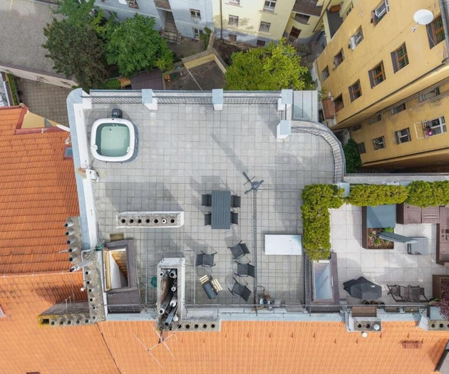 DiCaprio Penthouse | Rooftop Terrace & Jacuzzi