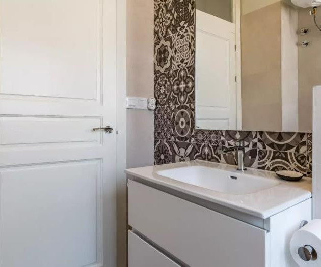 STUNNING 2-BEDROOM APARTMENT IN RUSSAFA · SEASONAL