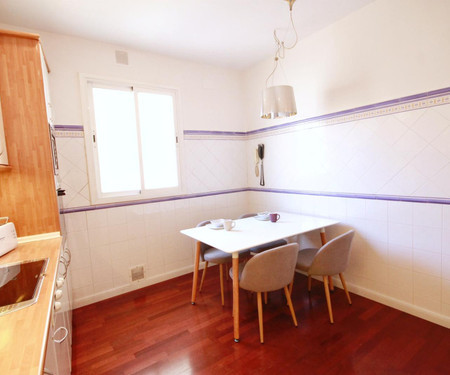 R0158- Room in flat to share in Barcelona