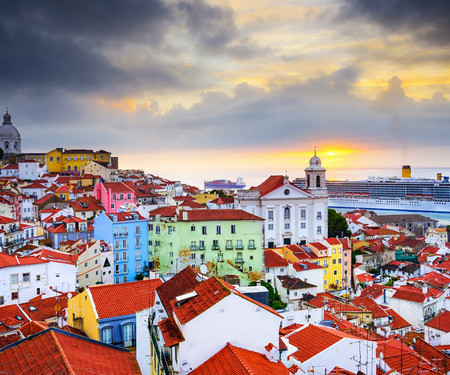 Fantastic 3-bedroom apartment & terrace in Alfama