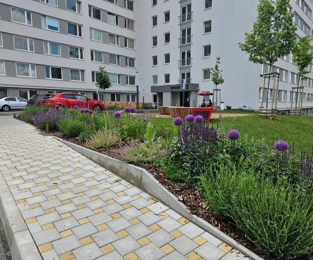 Family 2BR for 1-8 guests | Garden, Parking, Gym