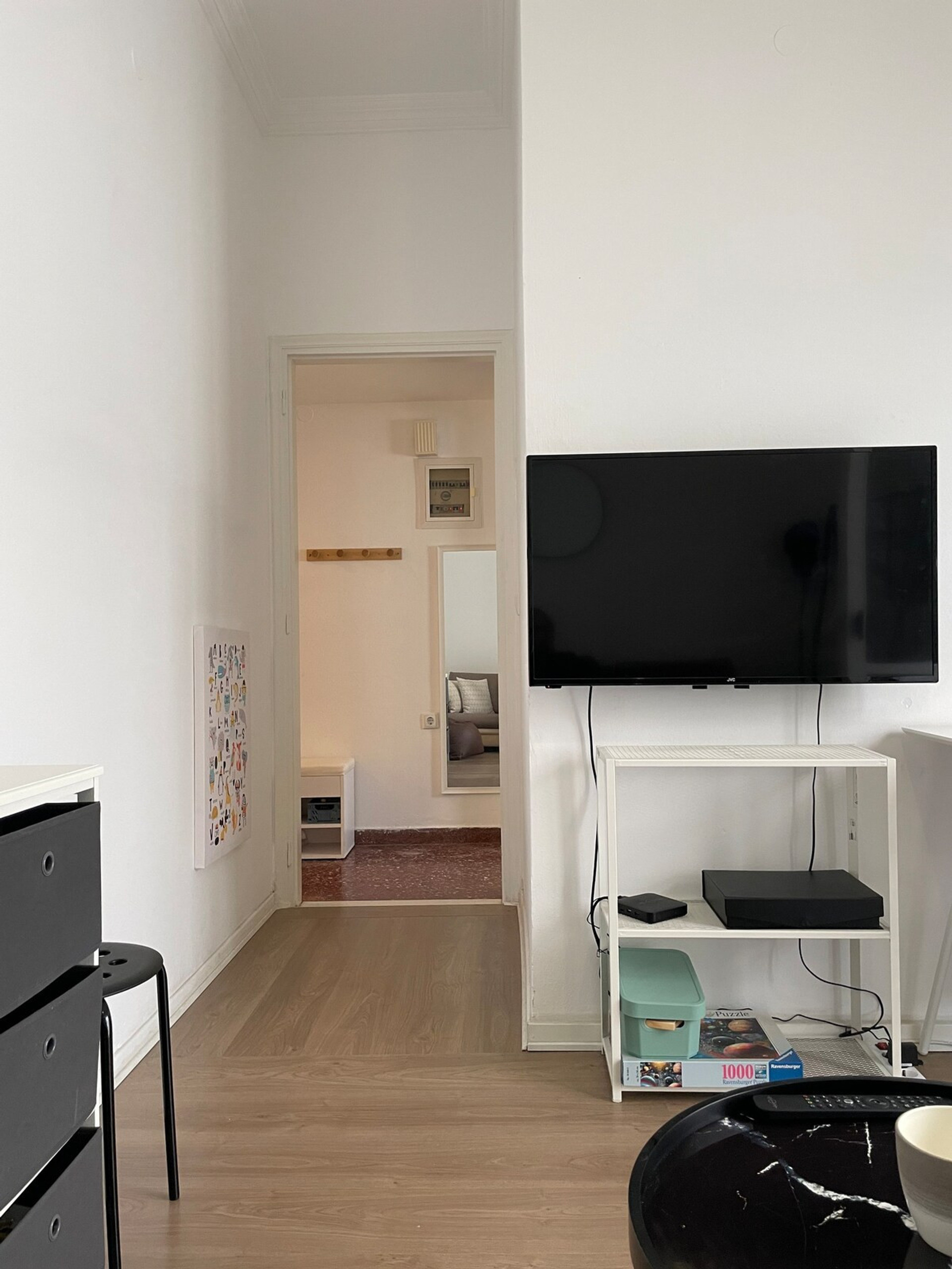 Living room image 3