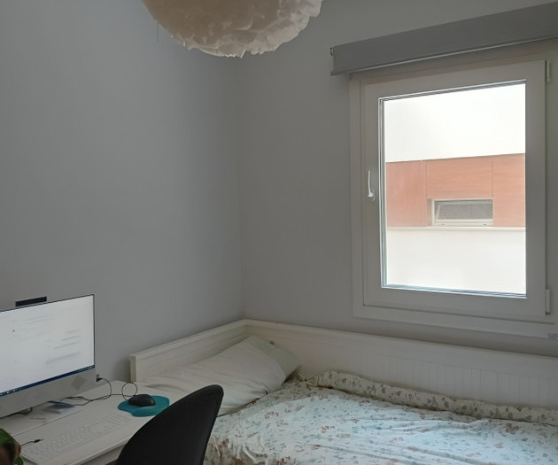 Full apartment conveniently located, 3+ months