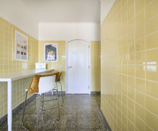 Room 1- Av. Barbosa du Bocage 52 3