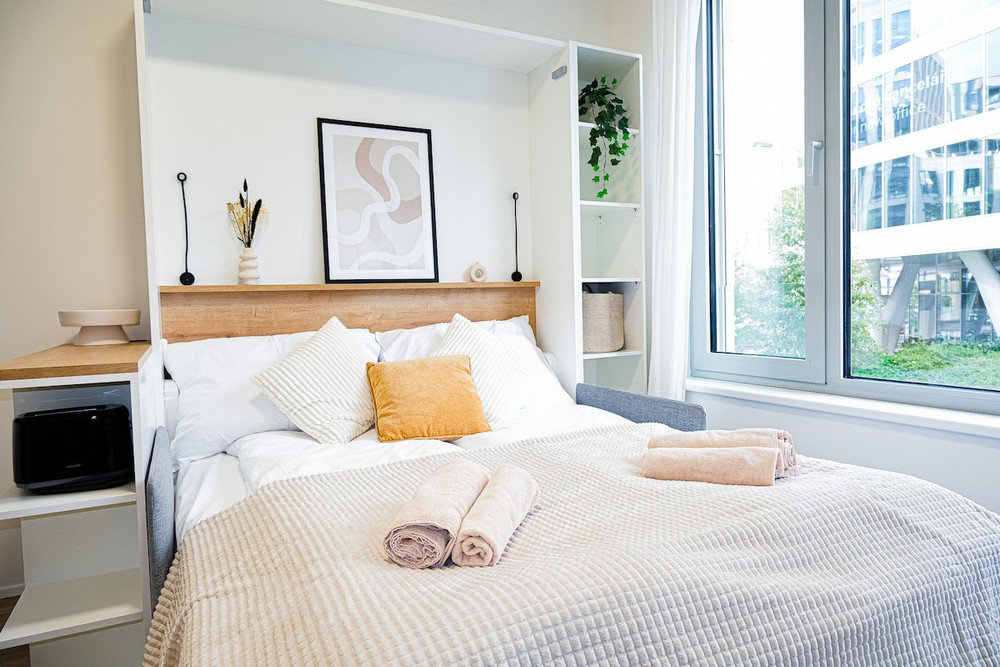 New stylish studio 411 · Parking · Netflix preview