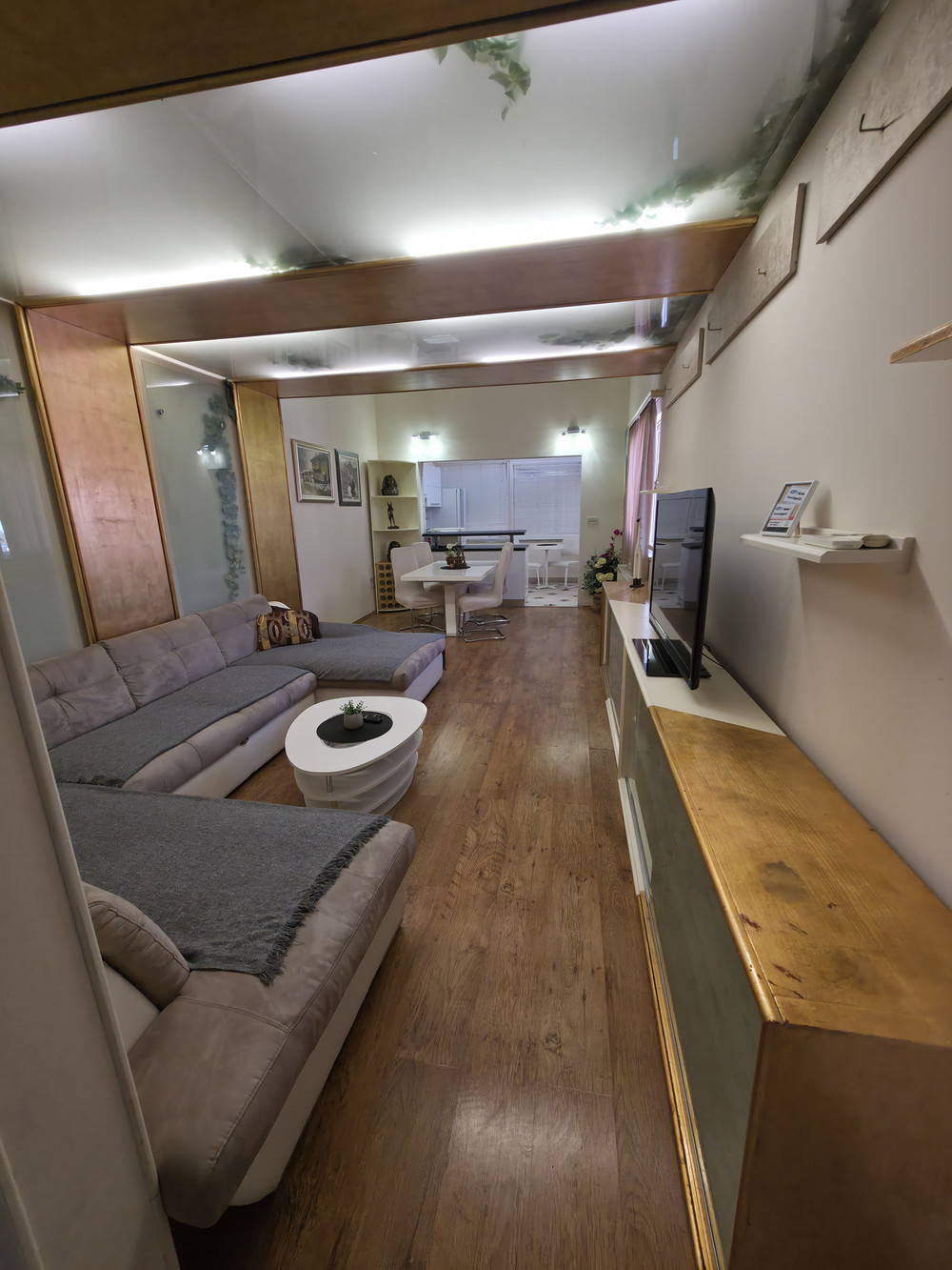 Apartment 7 preview