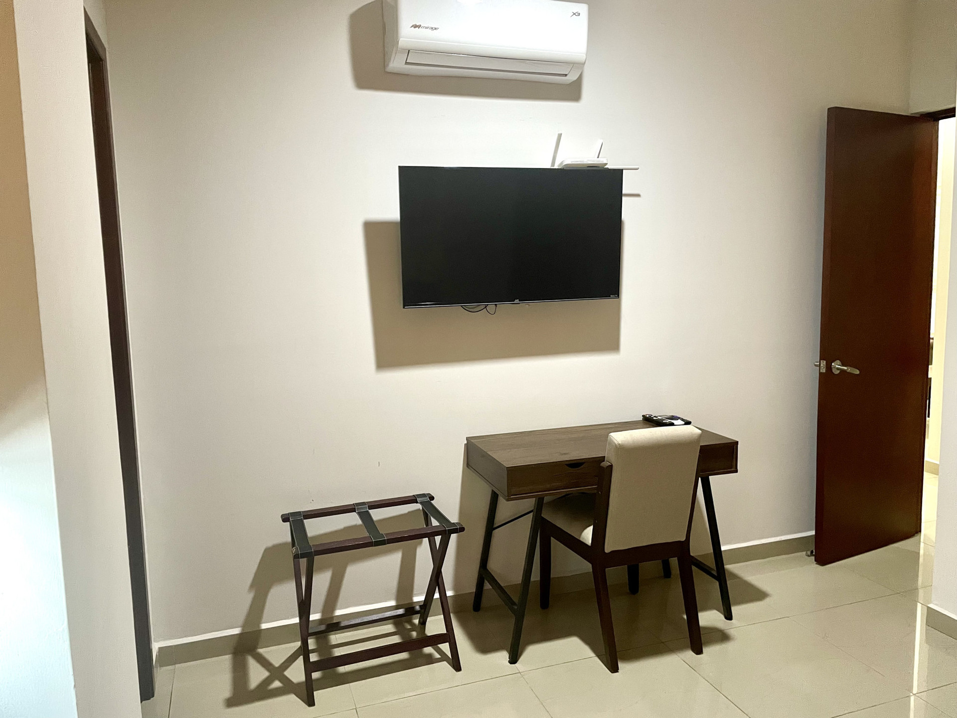 Desk/Work area
