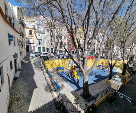 River-view apartment in the heart of Alfama