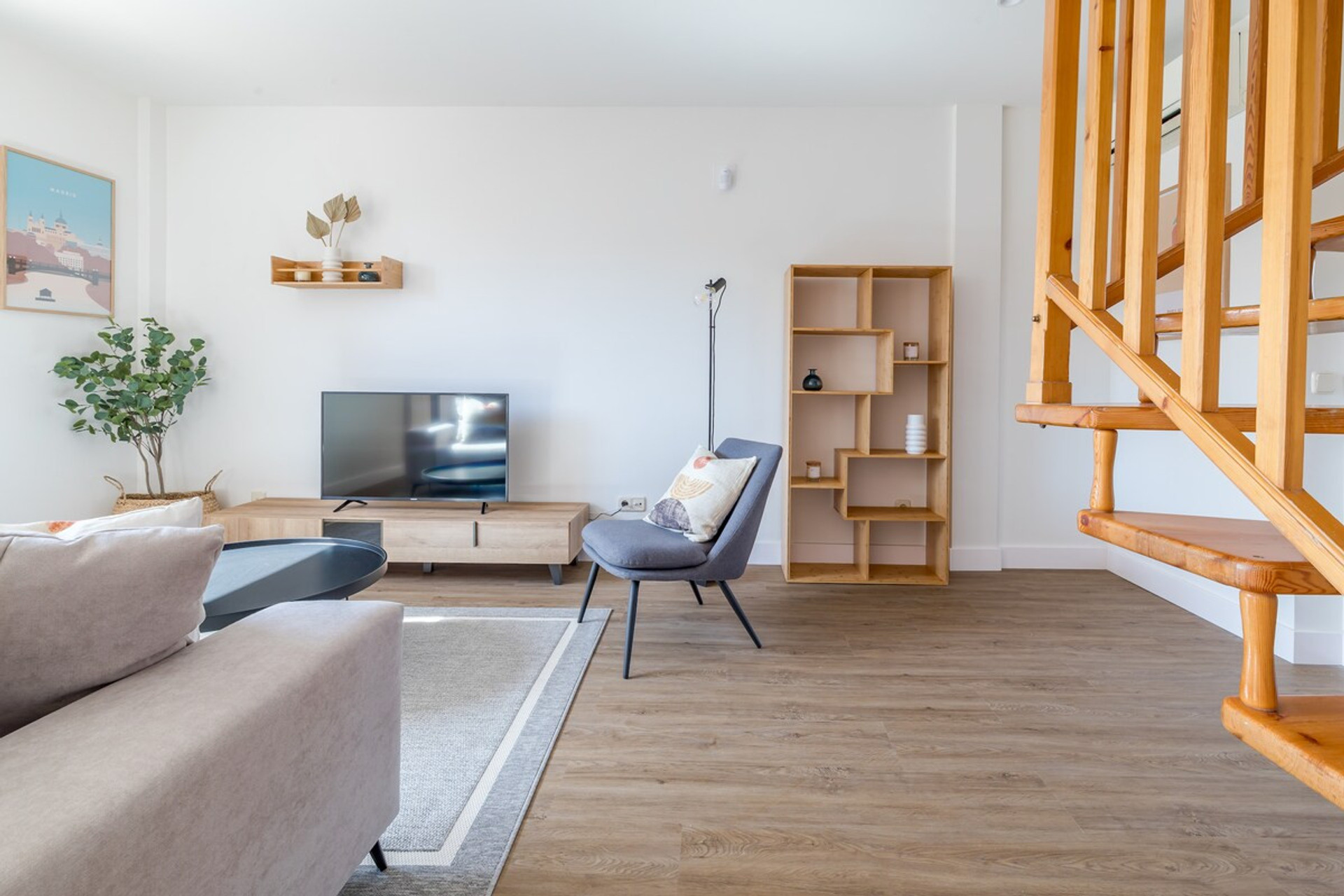 Living room image 1