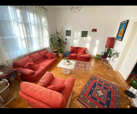 Stunning Budaside apartment with your own garden!