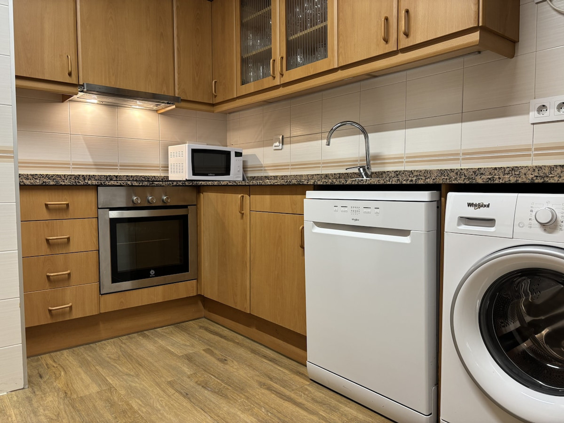 Full kitchen