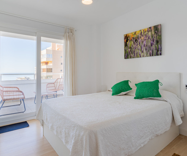 Sunny apartment with nice sea view