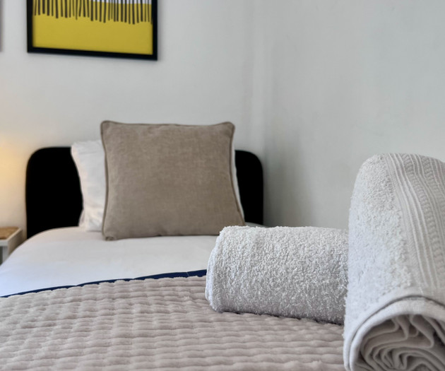 Peachy Stays 4-Bedroom Brand New Central Flat